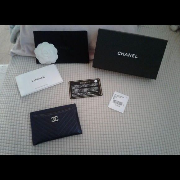Chanel Navy Chevron Card Holder - Picture 6 of 9